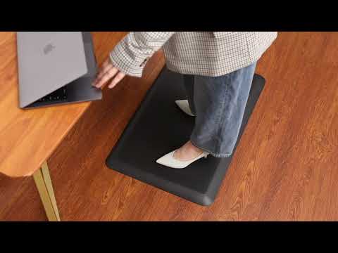 video of anti fatigue mat on standing desk